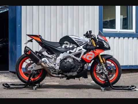 Aprilia Tuono 1.1 Tuono V4 1100 Factory 8