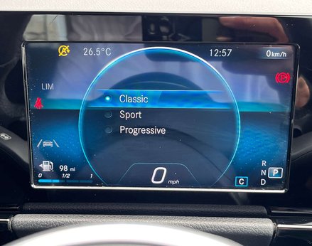 Mercedes-Benz B Class 1.3 B 200 Sport Auto 5dr 32