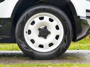 Land Rover Defender D250 SE County Edition 6