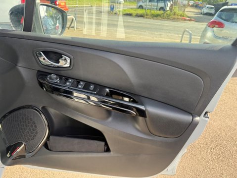 Renault Clio 1.5 dCi Dynamique S MediaNav Euro 5 (s/s) 5dr 22