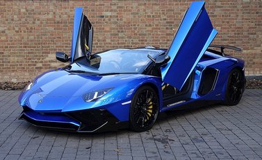 Lamborghini Aventador SV Roadster 26