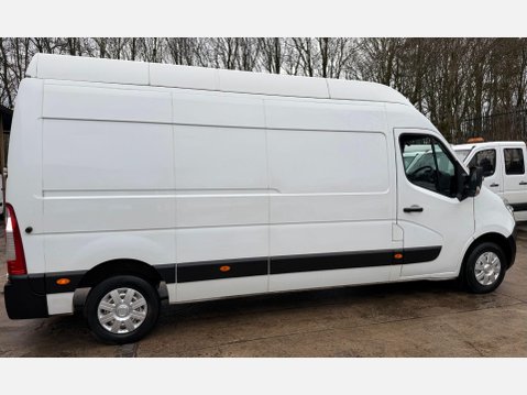 Renault Master 2.3 dCi ENERGY 35 Business Panel Van 5dr Diesel Manual FWD LWB High Roof Eu 9