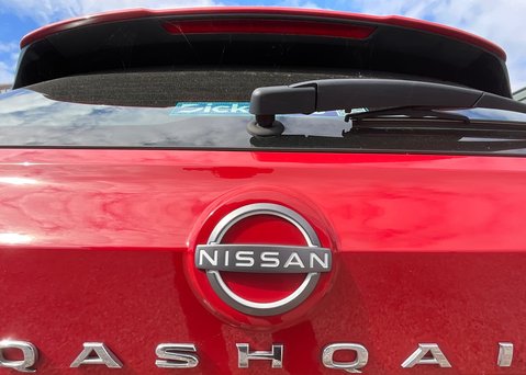 Nissan Qashqai DIG-T ACENTA PREMIUM MHEV 16