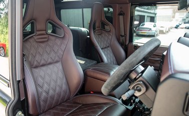 Land Rover Defender 90 XS T40S 12