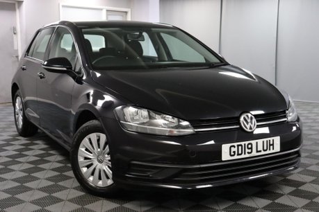 Volkswagen Golf S TSI 9