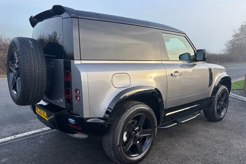 Land Rover Defender 90 D250 Hard Top SE MHEV 2