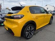 Peugeot e-208 GT PREMIUM 8