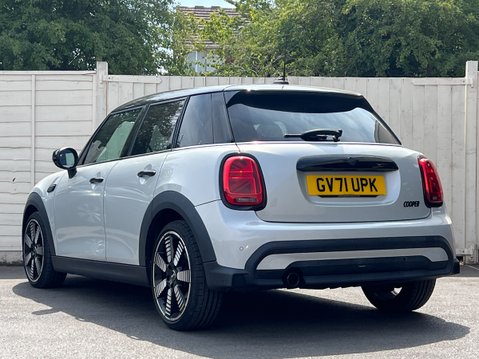 Mini Hatch 1.5 Cooper Exclusive Hatchback 5dr Petrol Steptronic Euro 6 (s/s) (136 ps) 8
