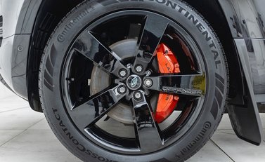 Land Rover Defender 110 D300 X 8