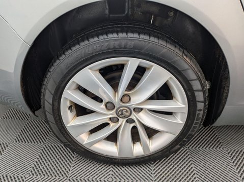 Vauxhall Insignia 2.0 CDTi ecoFLEX SRi Nav Euro 5 (s/s) 5dr 24