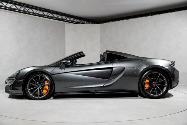 McLaren 570S SPIDER. WARRANTY. FULL MSH. CERAMIC BRAKES. SPORT EXHAUST. FRONT LIFT. B&O 5
