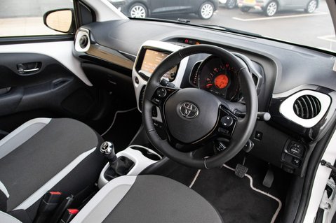 Toyota Aygo VVT-I X-PURE 4