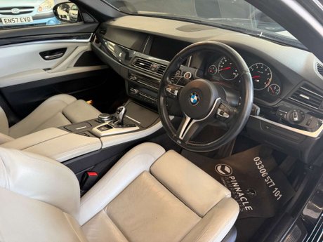 BMW M5 4.4 V8 DCT Euro 6 (s/s) 4dr 9