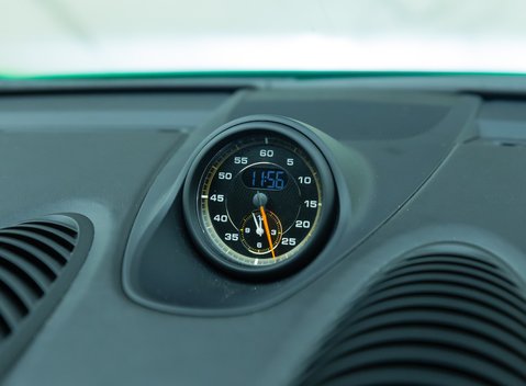 Porsche Cayman GT4 (718) 21