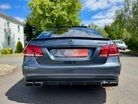 Mercedes-Benz E Class 5.5 E63 V8 BiTurbo AMG SpdS MCT Euro 6 (s/s) 4dr 38