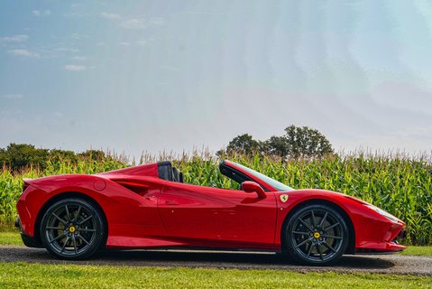 Ferrari F8 SPIDER 3