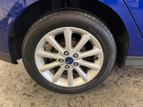 Ford Focus 1.0T EcoBoost Titanium Euro 6 (s/s) 5dr 28