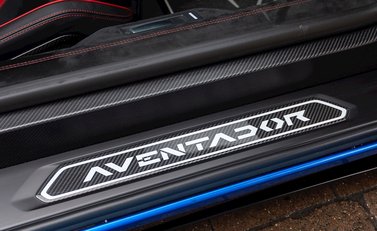 Lamborghini Aventador SV LP 750-4 Coupe 22