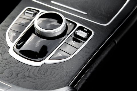 Mercedes-Benz C Class C 200 AMG LINE PREMIUM 17