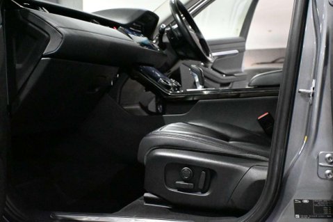 Land Rover Range Rover Evoque R-DYNAMIC SE 22