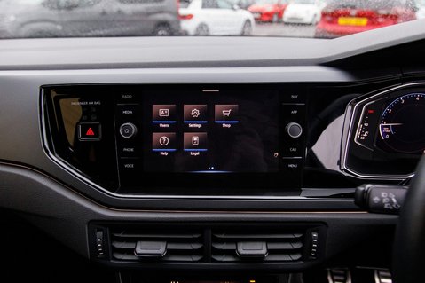 Volkswagen Polo R-LINE TSI 24