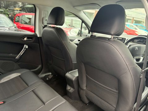 Peugeot 2008 1.6 e-HDi Allure SUV 5dr Diesel EGC Euro 5 (s/s) (92 ps) 13