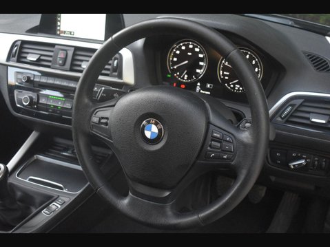 BMW 1 Series 1.5 118i SE Hatchback 5dr Petrol Manual Euro 6 (s/s) (136 ps) 6