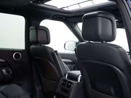 Land Rover Discovery 3.0 Discovery R-Dynamic SE D MHEV Auto 4WD 5dr 15