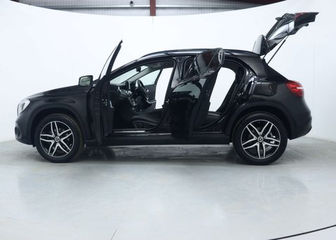 Mercedes-Benz GLA 1.6 GLA180 GPF Urban Edition SUV 5dr Petrol 7G-DCT Euro 6 (s/s) (122 ps) 56