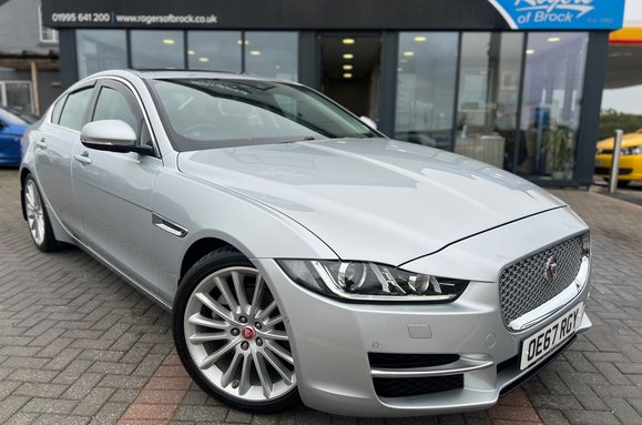 Jaguar XE 2.0 D PORTFOLIO AUTO 1
