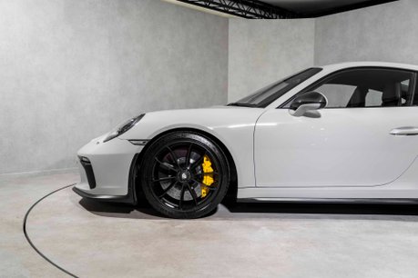 Porsche 911 GT3 TOURING. 1 OF 47 RHD CARS IN THE UK. 1 OF 4 IN CRAYON. HOUNDSTOOTH INTERIOR 9