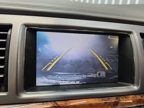 Jaguar XF 3.0d V6 Premium Luxury Saloon 4dr Diesel Auto Euro 5 (240 ps) 10