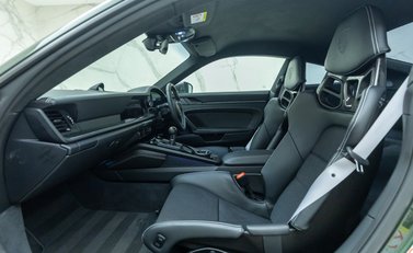 Porsche 911 GT3 TOURING (992) 17