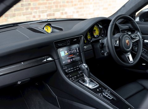Porsche 911 (991.2) Turbo S 16