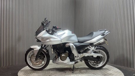 Kawasaki Z ZR750 2007 1 OWNER ONLY 8K NEW MOT WARRANTY 750CC 4