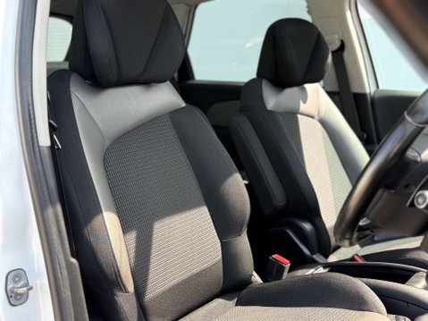 Citroen C4 Picasso 1.6 C4 Picasso Exclusive+ Blue HDi Auto 5dr 15