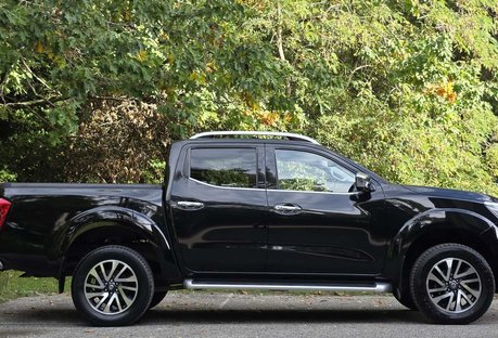 Nissan Navara 2.3 Navara Tekna dCi Auto 4WD 5dr
