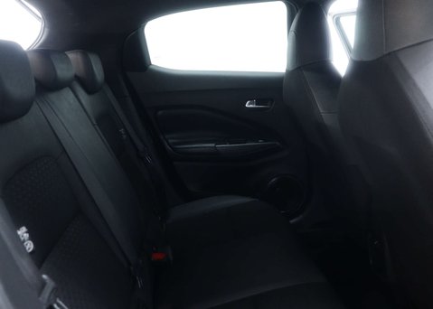 Nissan Juke 1.0 Juke N-Connecta DiG-T Semi-Auto 5dr 45