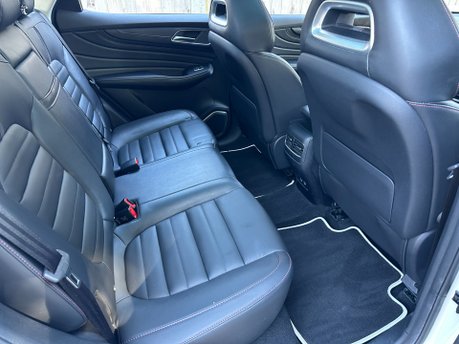 MG HS 1.5 EXCLUSIVE DCT 5 Dr AUTOMATIC 18