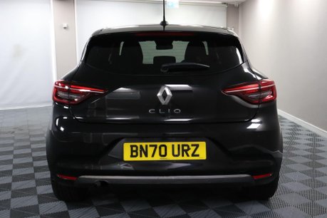 Renault Clio ICONIC TCE BOSE 8