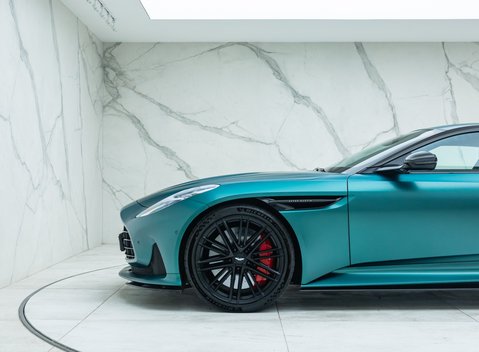 Aston Martin DB12 Coupe 44