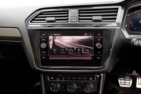 Volkswagen Tiguan SEL TSI 4MOTION DSG 27