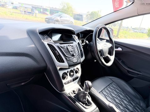 Ford Focus 1.0 ZETEC 9