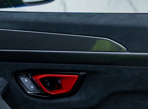 Lamborghini Urus PERFORMANTE 32