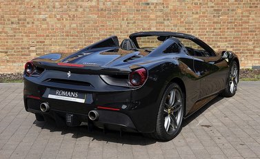 Ferrari 488 Spider 32