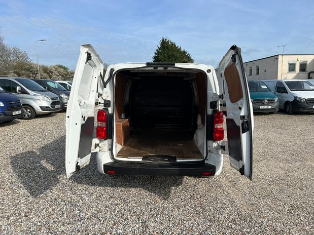 Vauxhall Vivaro LWB L2H1 Low Roof Sportive 2900 Air Con Sensors EURO 6 NO VAT 11