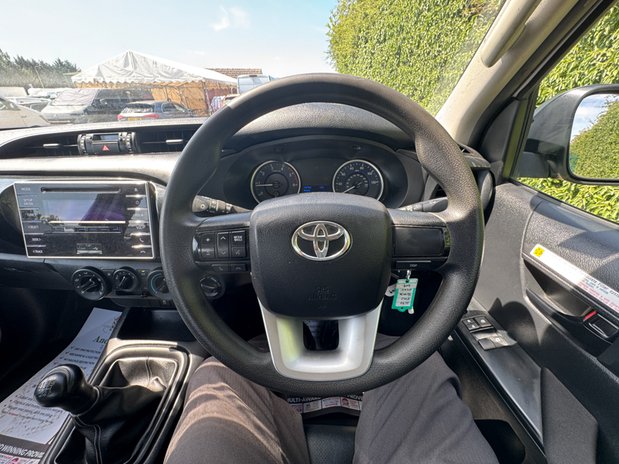 Toyota Hilux Active | 2.4 LT | Extended Cab | Tow Bar | Air Con | EURO 6 17