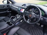 Porsche Cayenne TURBO S E-HYBRID 8