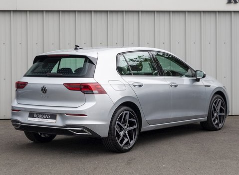 Volkswagen Golf 8 2.0 TDI Style 7