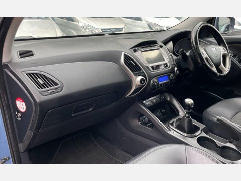 Hyundai ix35 1.7 CRDi Premium SUV 5dr Diesel Manual Euro 5 (s/s) (115 ps) 42